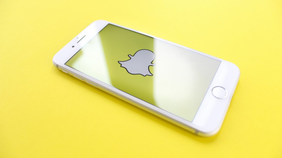 Snapchat-logo-on-mobile